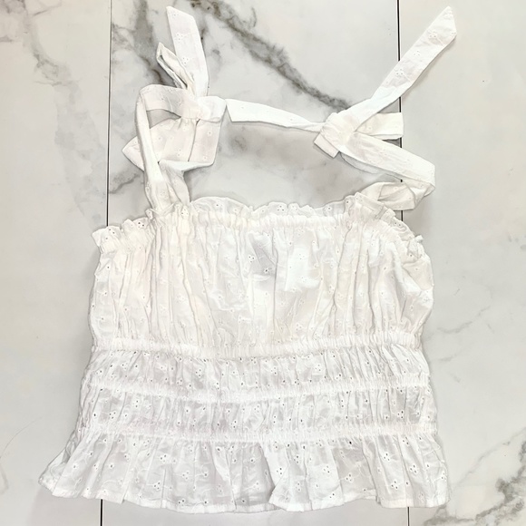 Forever 21 Tops - White puffy tie shoulder top